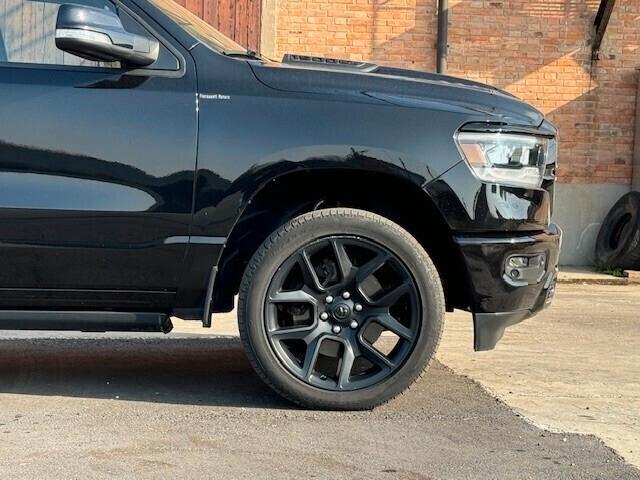 DODGE RAM 1500 SPORT 5.7L V8 NIGHT EDITION 4x4