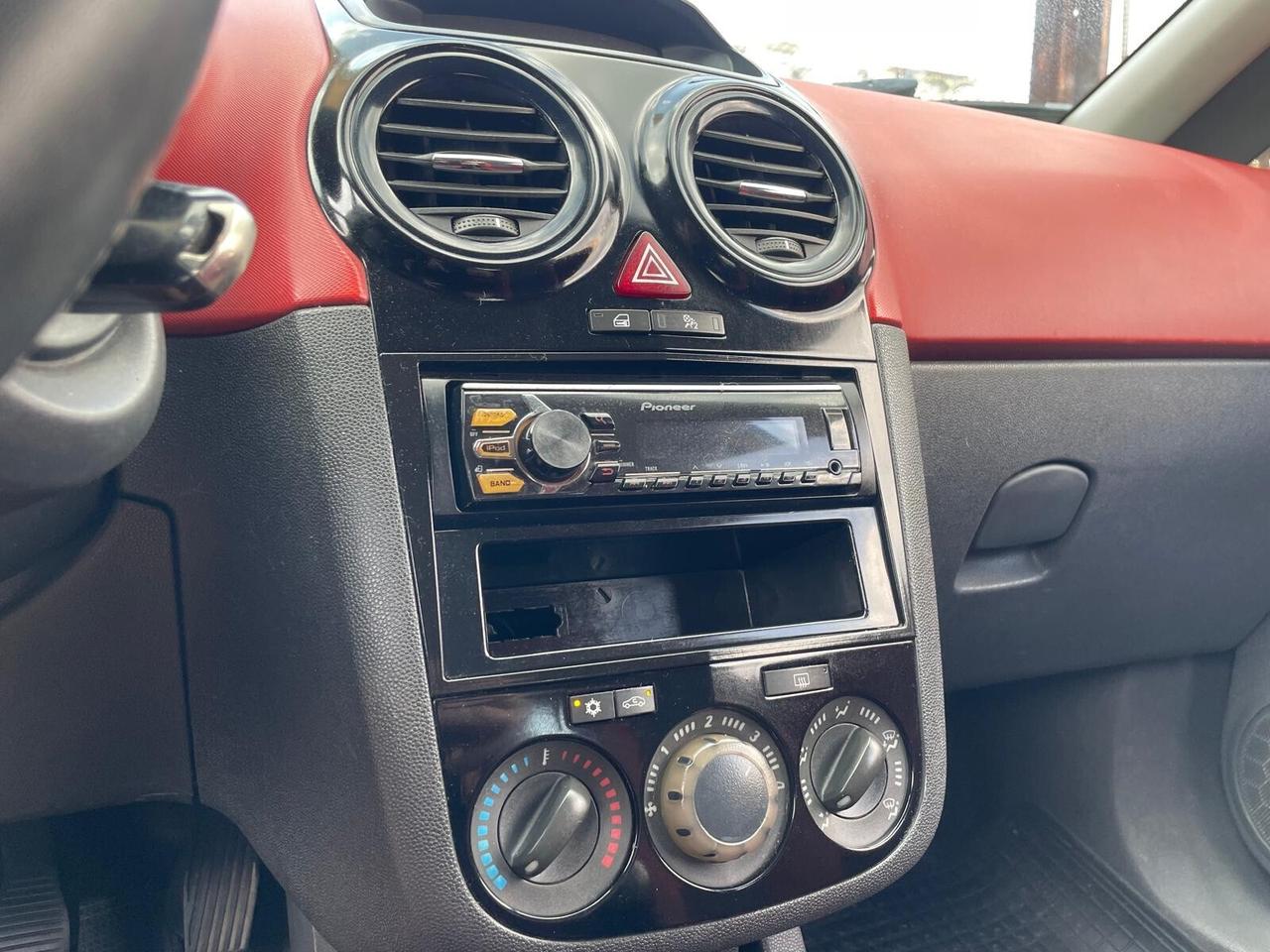 Opel Corsa 1.2 3 porte Easytronic Club
