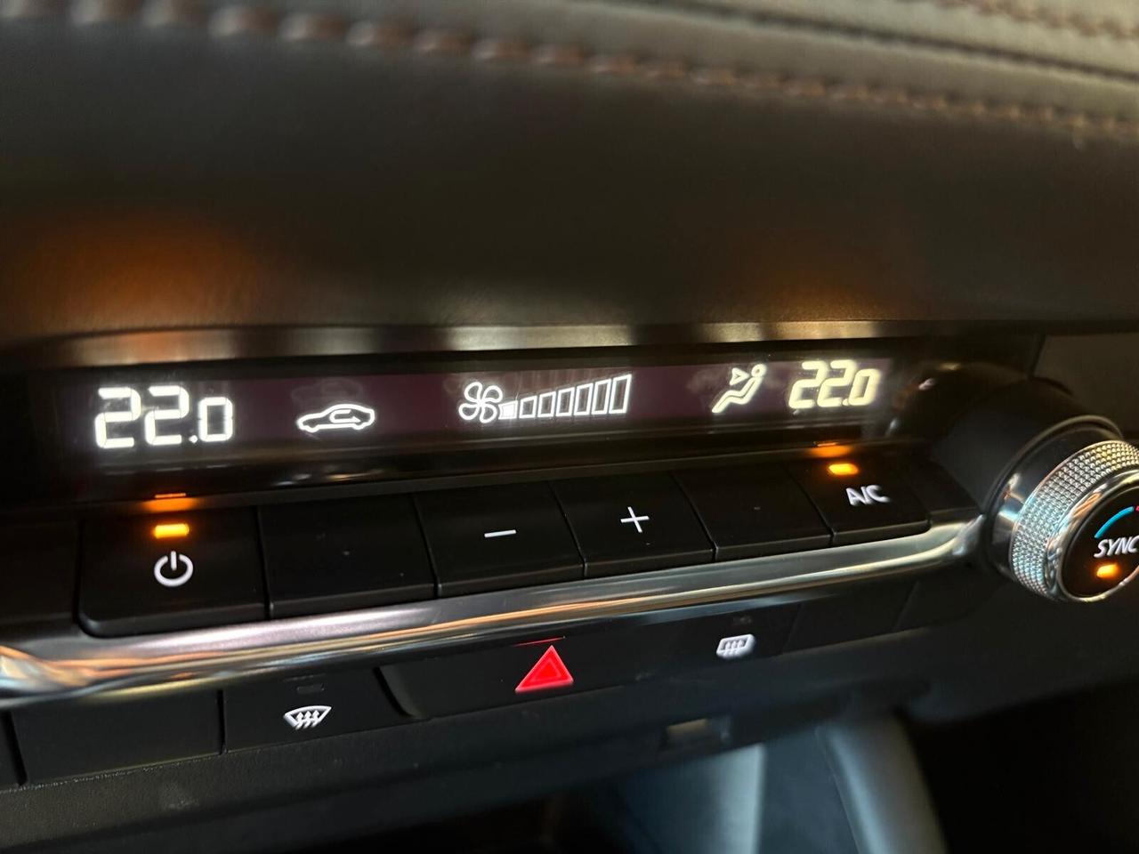 Mazda 3 EXECUTIVE 2.0L eSkyactiv-G M-Hybrid 6mt