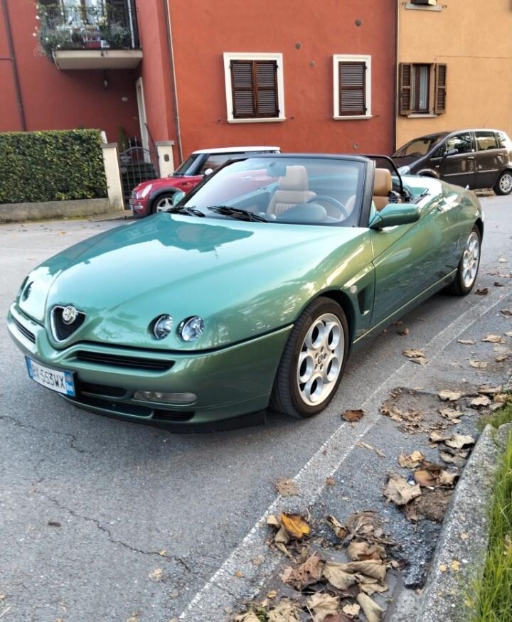 Alfa Romeo Spider V6 turbo