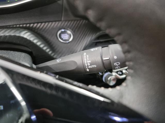 PEUGEOT 2008 motore elettrico 136 CV Allure