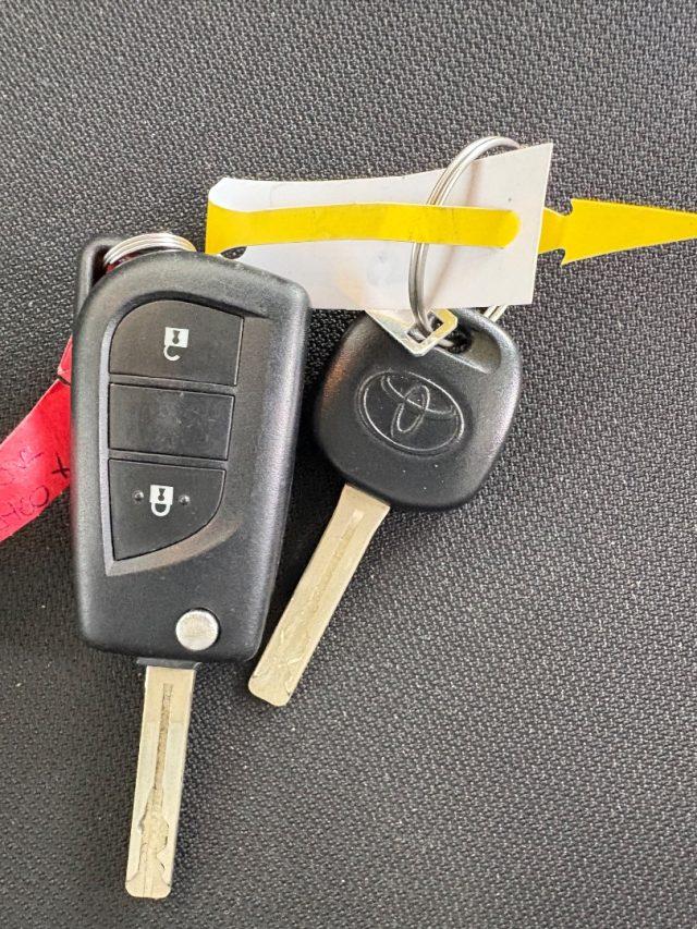 TOYOTA Aygo X 1.0 VVT-i 72 CV 5 PORTE CAMBIO AUTOMATICO OK NEOP