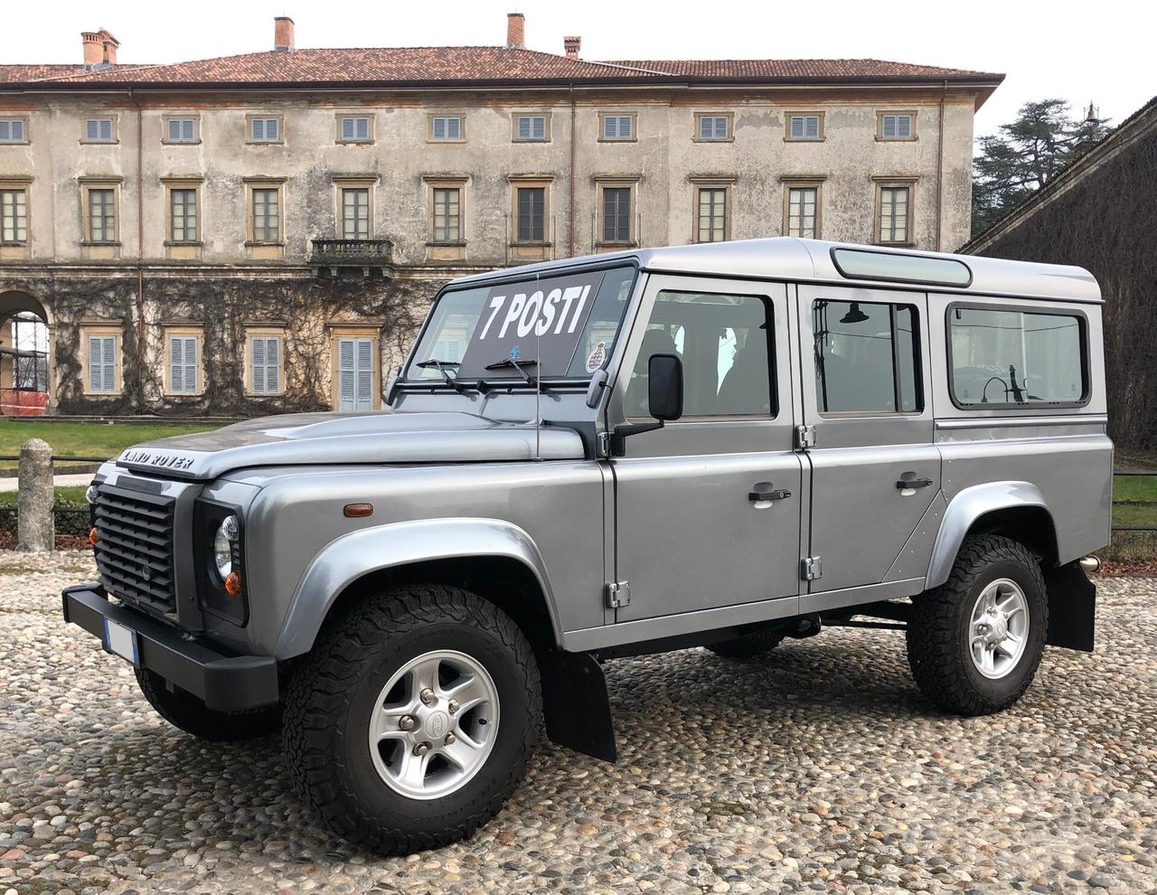 Land Rover Defender 110 2.2 TD4 Station Wagon N1 7posti gancio traino