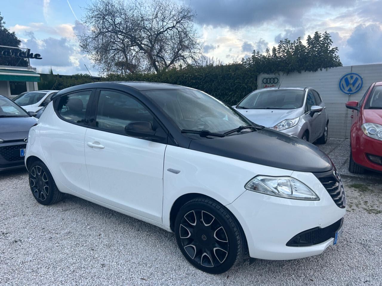 Lancia Ypsilon Momo Design 69 cv s