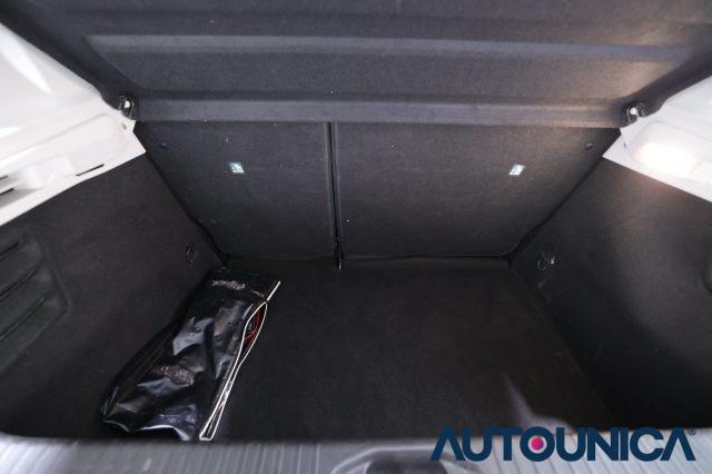RENAULT Clio TCE 90 CV 5 PORTE EQUILIBRE NEOPATENTATI FARI LED