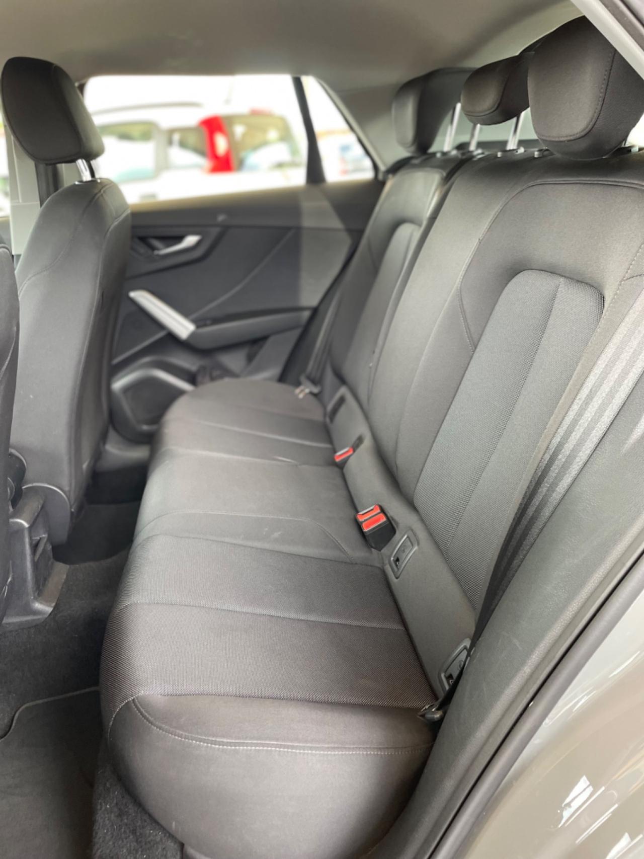 Audi Q2 35 TDI S tronic Business