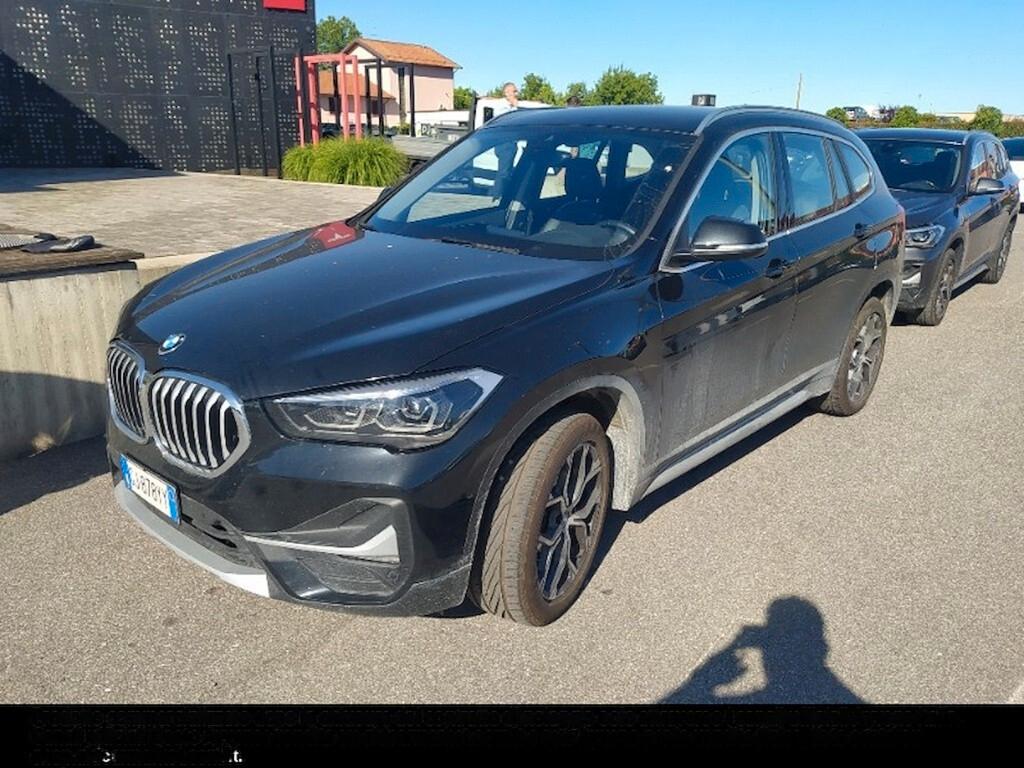 BMW X1 16D 115CV STEPTRONIC S-DRIVE XLINE PLUS ( FARI LED - PELLE - AMBIENT LIGHTS - CAR PLAY - CRUISE - NAVI - PARK ASSISTANT - TELECAMERA POST. - CERCHI 18 )