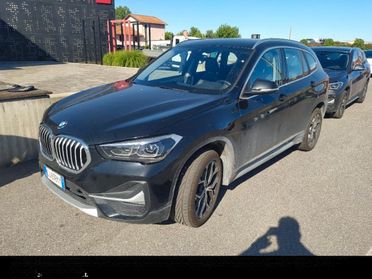 BMW X1 16D 115CV STEPTRONIC S-DRIVE XLINE PLUS ( FARI LED - PELLE - AMBIENT LIGHTS - CAR PLAY - CRUISE - NAVI - PARK ASSISTANT - TELECAMERA POST. - CERCHI 18 )
