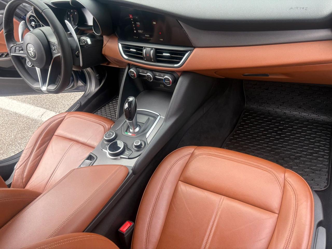 Alfa Romeo Giulia 2.2 Turbodiesel 180 CV AT8 Business Sport Launch Ed.