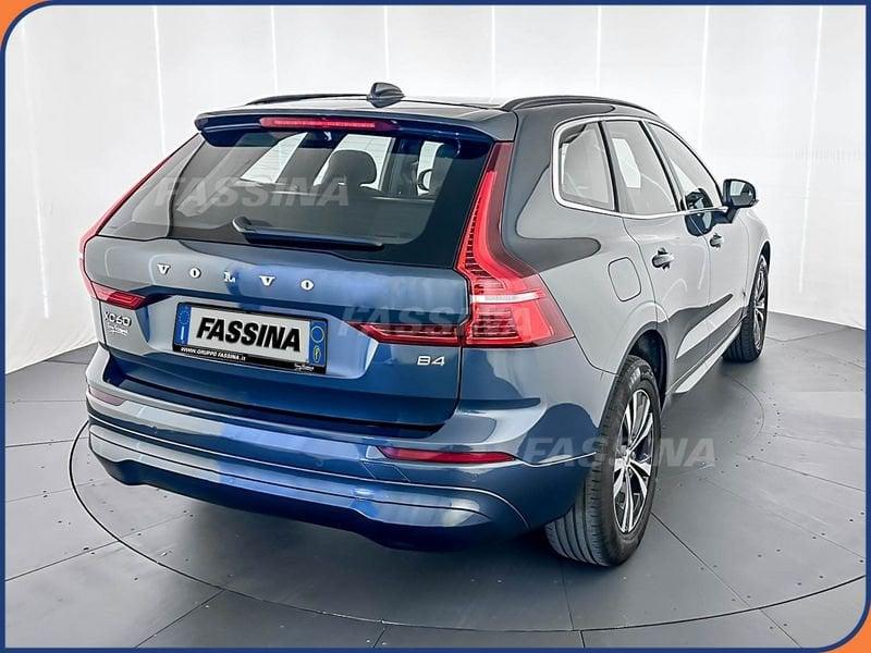 Volvo XC60 B4 D automatico Momentum Pro