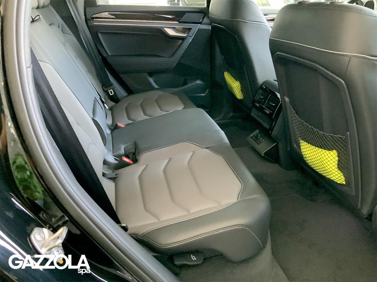 Volkswagen Touareg 3.0 V6 tdi scr R-Line 231cv auto