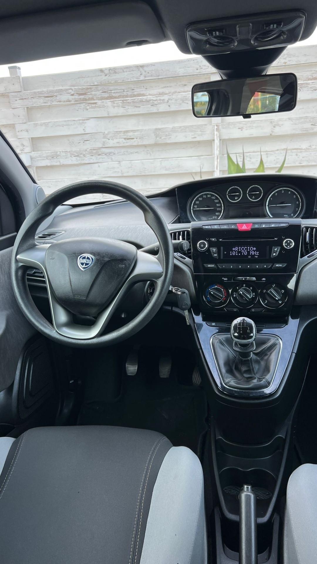 Lancia Ypsilon 5 porte Metano
