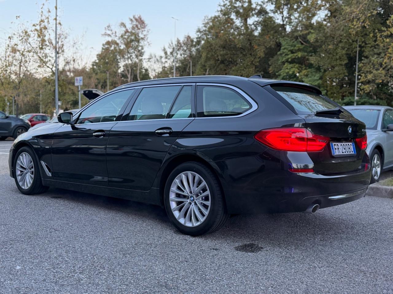 Bmw 520 520d xDrive Touring Luxury*Pelle*Navi