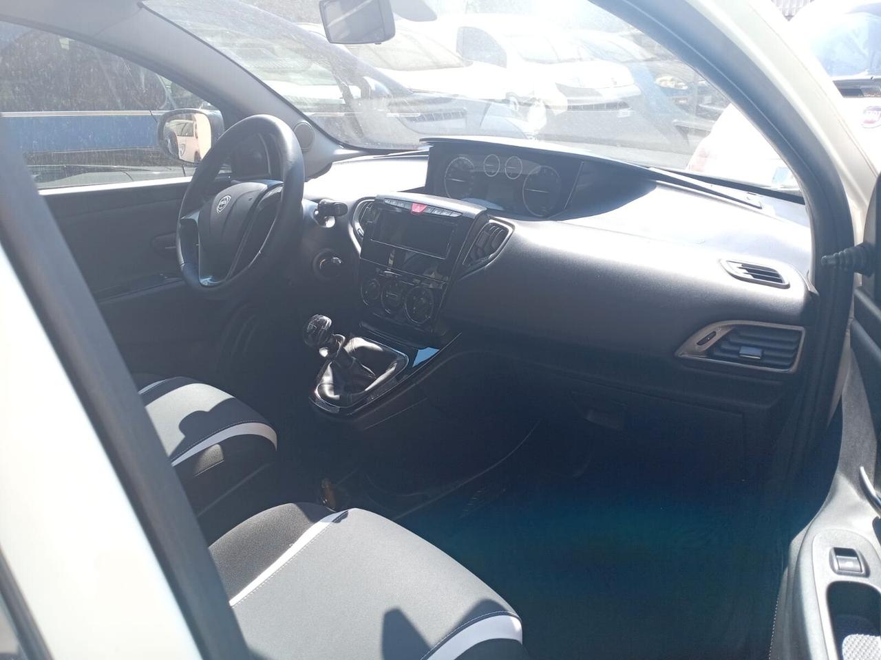 Lancia Ypsilon 1.2 69 CV 5 porte GPL Ecochic Gold