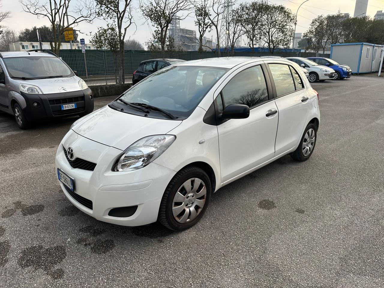 Toyota Yaris 1.0 5p. Now - 2011 - 109.000km Neop.