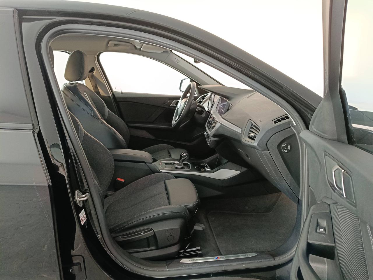 BMW Serie 1 F40 - 116d Msport Exterior auto