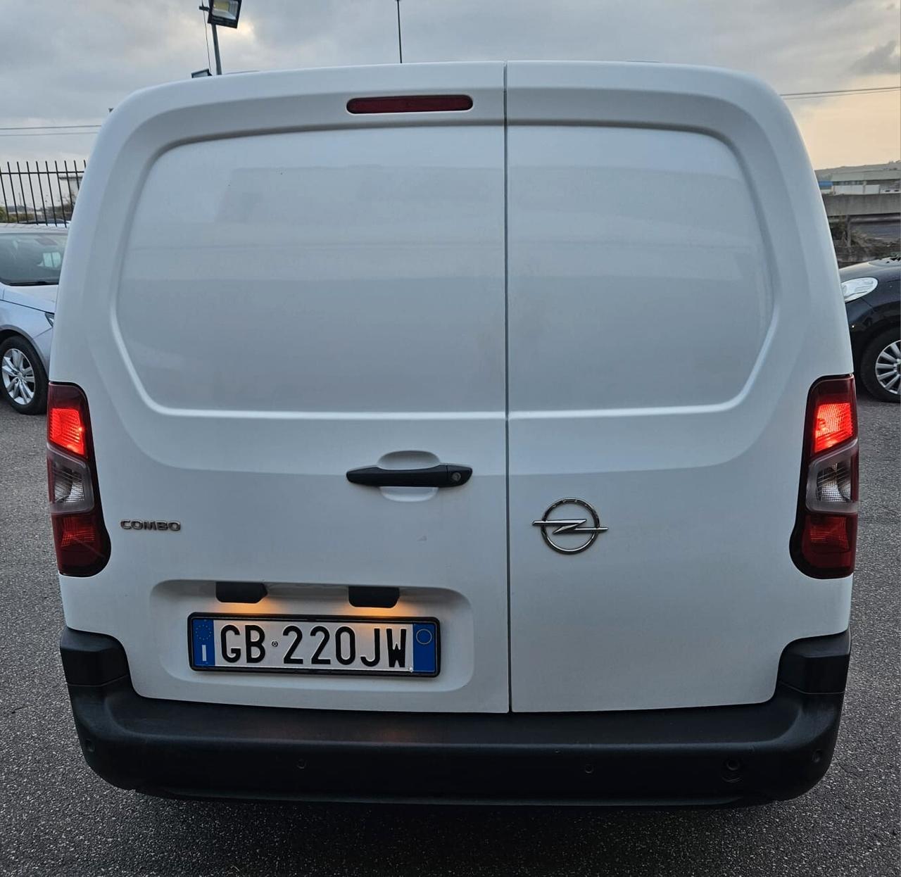 Opel Combo Cargo 1.5 Diesel - 3 POSTI -