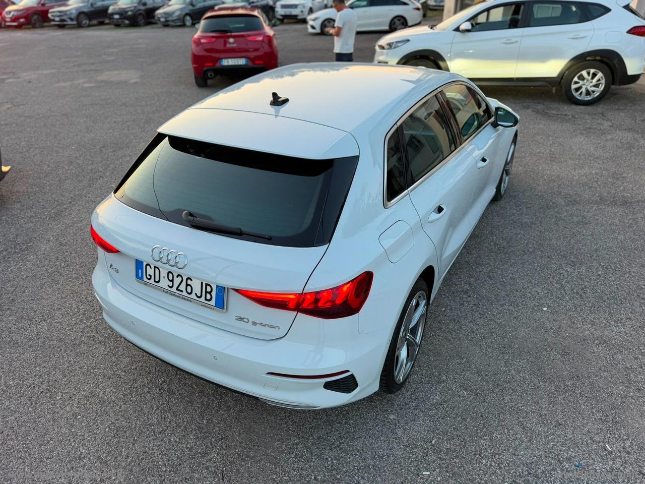 AUDI A3 SPB 30 g-tron S tronic Business Adv.