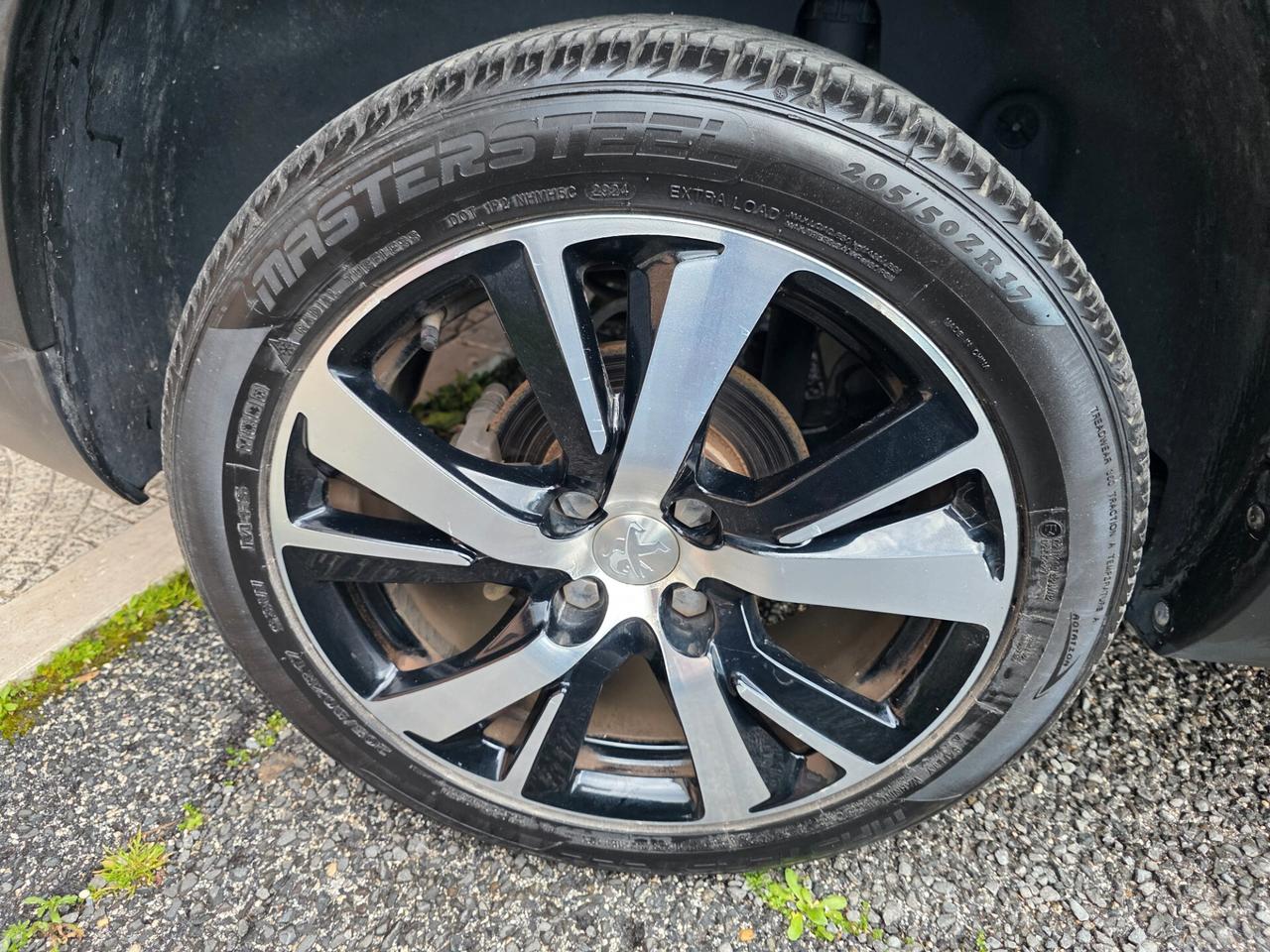 Peugeot 2008 1.6 BlueHDi 100 Allure