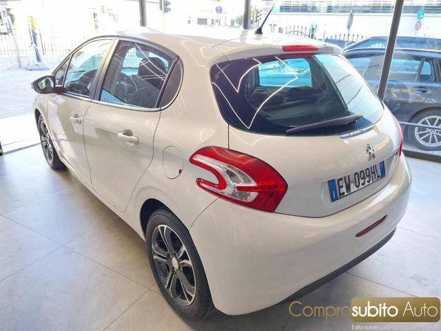 PEUGEOT 208 1.4 8V HDi 68CV 5p. Allure