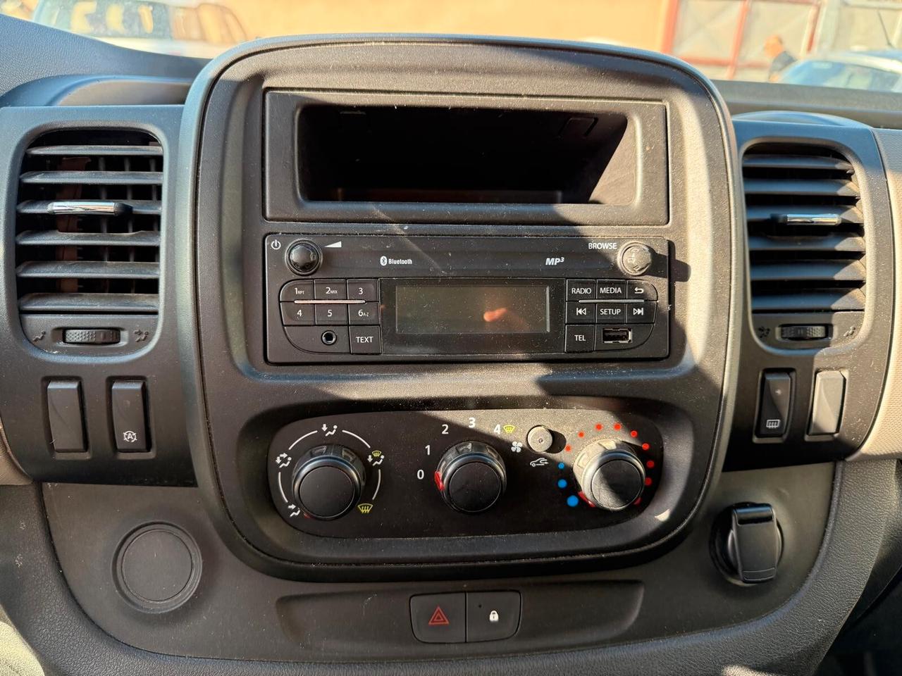 Renault TRAFIC 1.6 dCi 125CV 9 POSTI PASSO LUNGO NO CLIMA + IVA