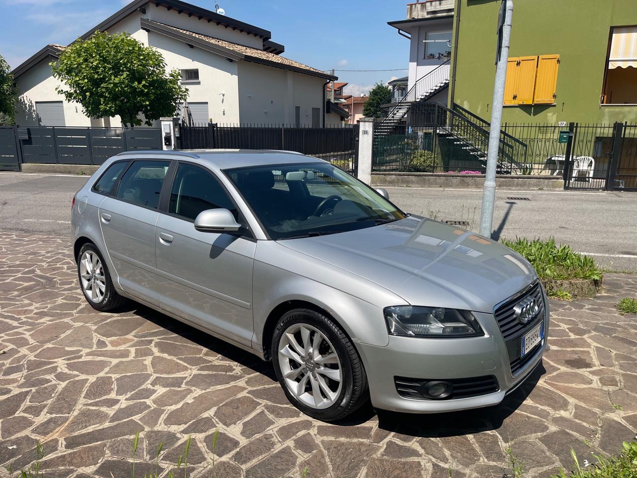 Audi A3 1.6 TDI 105 CV CR Attraction