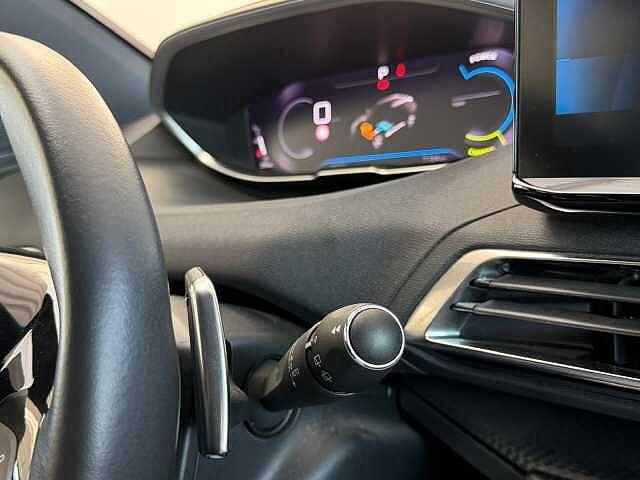 Peugeot 3008 Hybrid 136 e-DCS 6 Allure Pack
