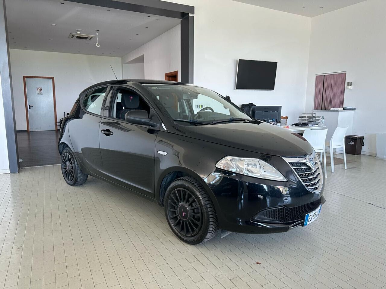 Lancia Ypsilon 1.2 69 CV 5 porte GPL Ecochic Gold
