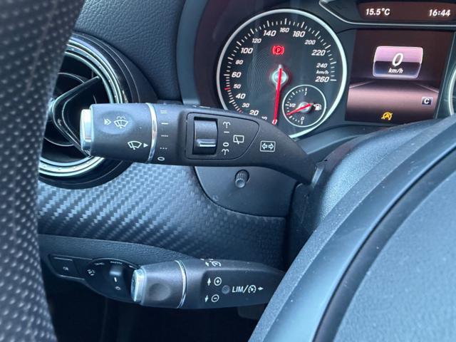 MERCEDES-BENZ GLA 180 PACK NIGHT+NAVI+FULL LED+R.CAM+PORT.ELETTRICO