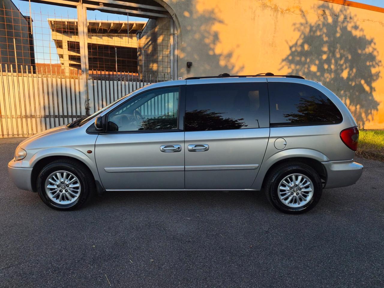 Chrysler Voyager 2.8 CRD gancio traino