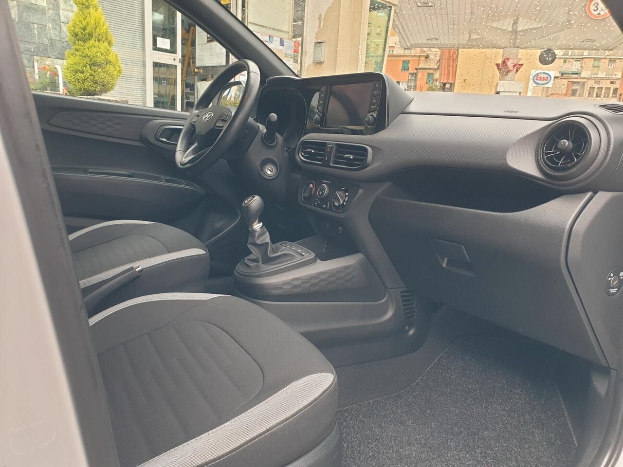 Hyundai i 10 1.0 select ,navi,pdc,telecamera