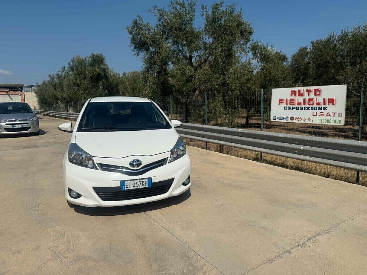 Toyota Yaris 1.0 BENZINA ''navig, retr,'' 2012 neop ok