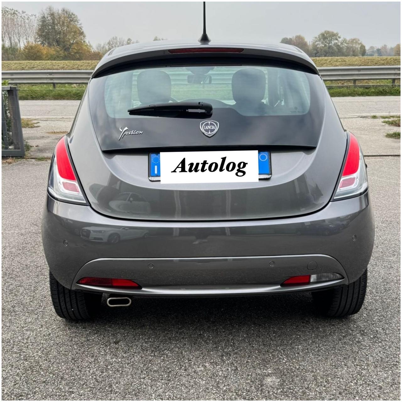 Lancia Ypsilon 1.0 FireFly 5 porte S&S Hybrid Ecochic Gold