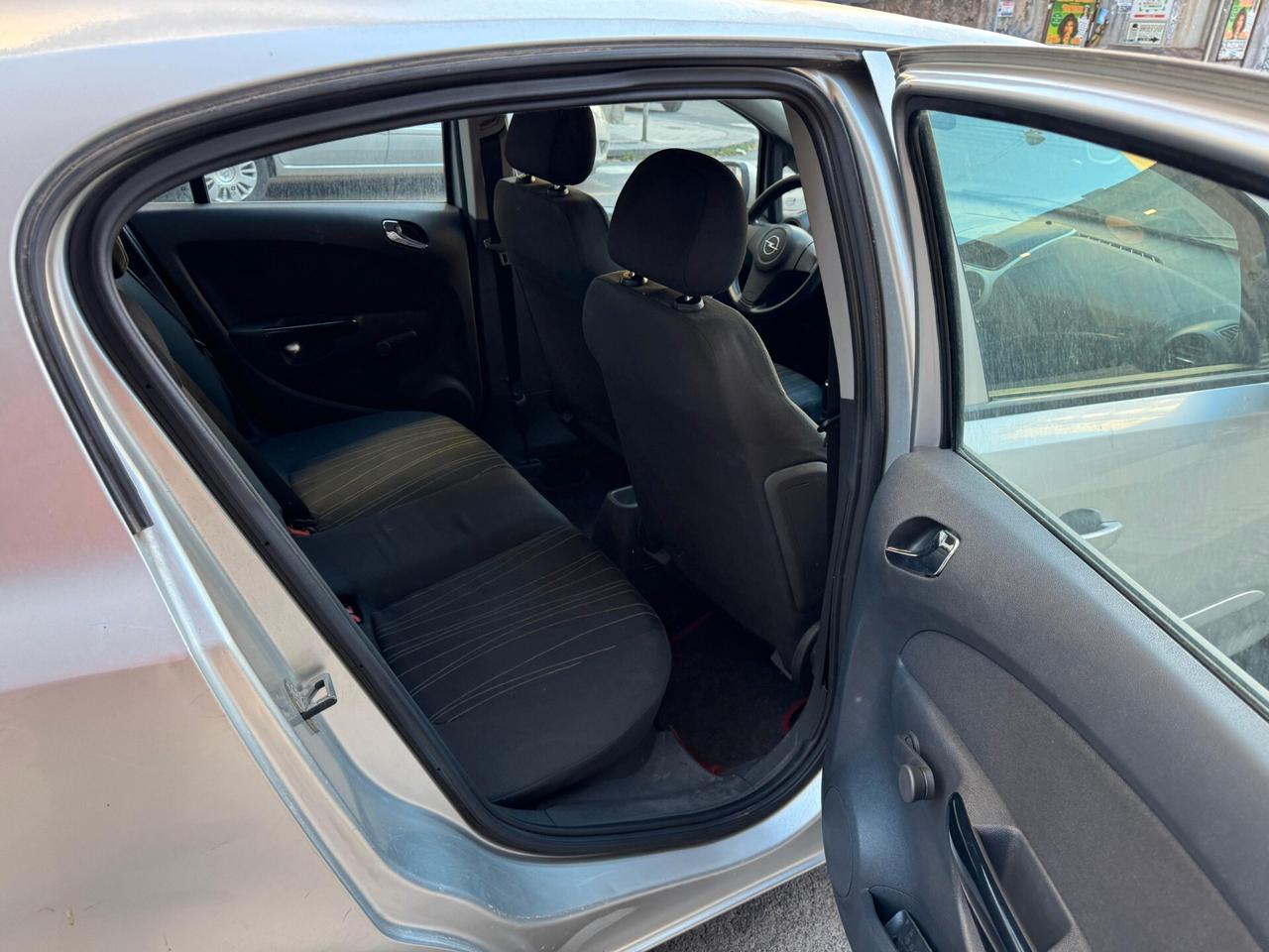 Opel Corsa 1.4 16V 5 porte Enjoy