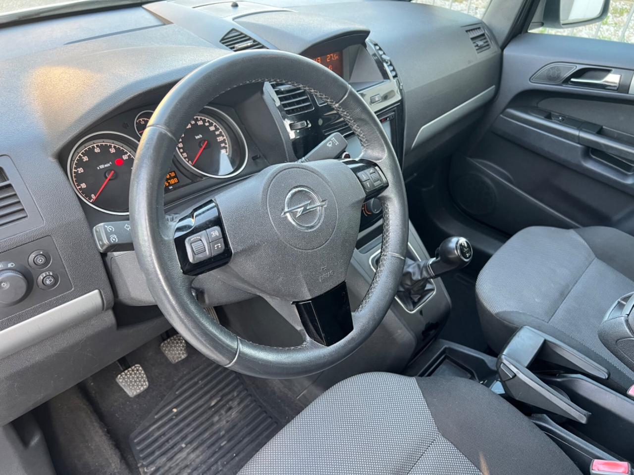 Opel Zafira 1.6 TURBO METANO 2029 7 POSTI 2013
