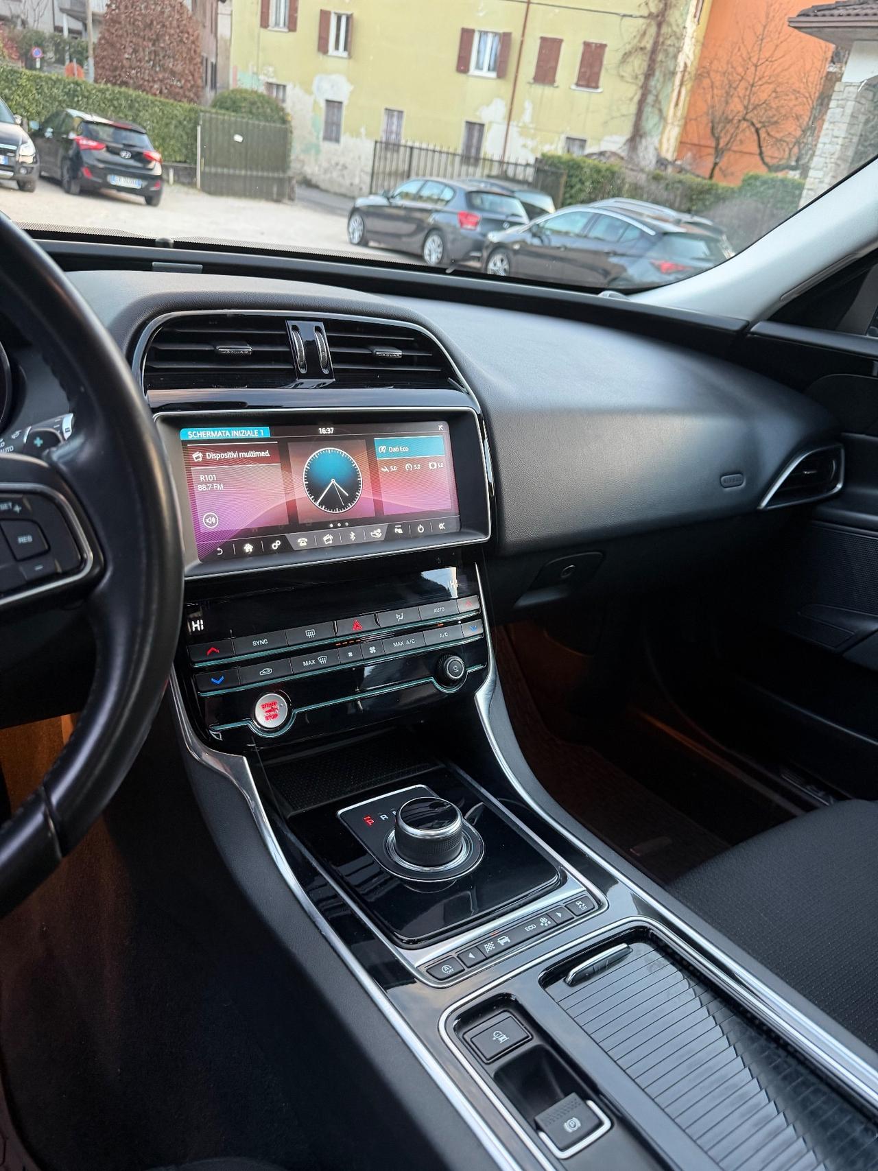 Jaguar XE 2.0 D PRESTIGE KMCERT UNICOPR FULLED