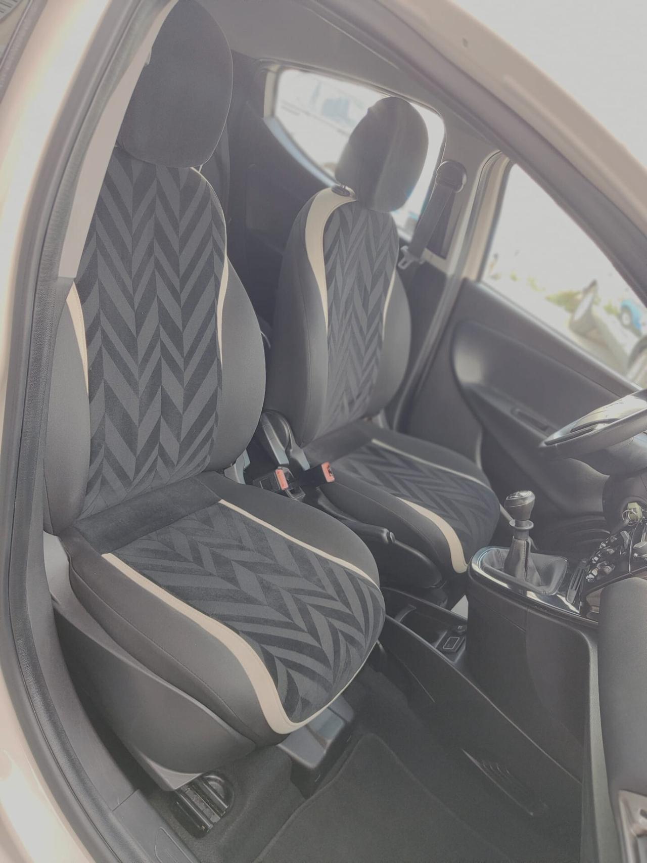 Lancia Ypsilon 1.2 69 CV 5 porte GPL Ecochic Silver