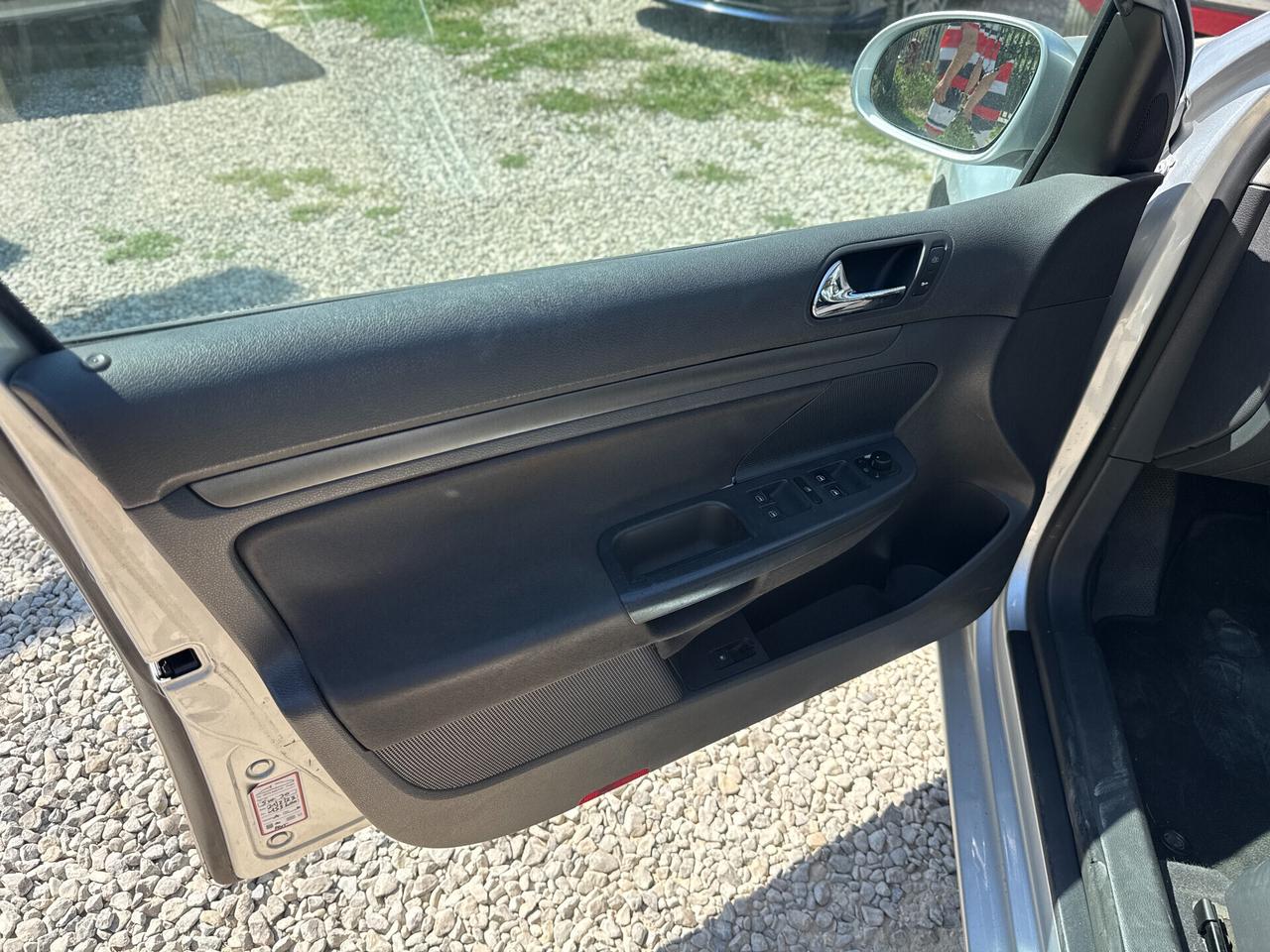 Volkswagen Golf 1.6 16V FSI 5p. Comfortline