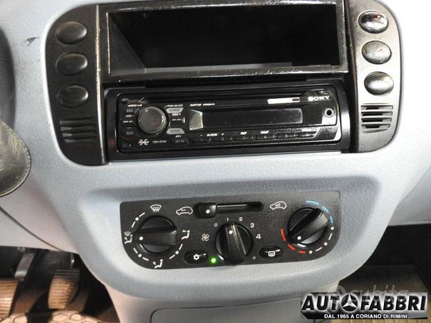 CITROEN - C3 - 1.1 Elegance