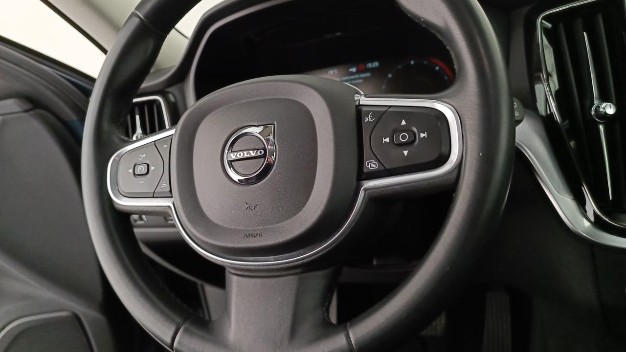 VOLVO V60 II 2019 - V60 2.0 b4 Momentum Business auto