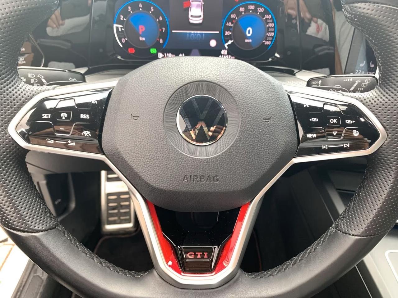 Volkswagen Golf GTI 2.0 TSI DSG BLACKSTYLE PANO MATRIX NAVI-PRO KAMERA