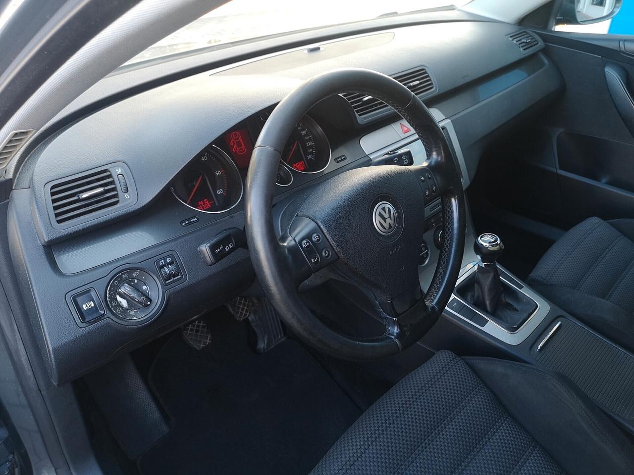 Volkswagen Passat 2.0 16V TDI Var. Sportline