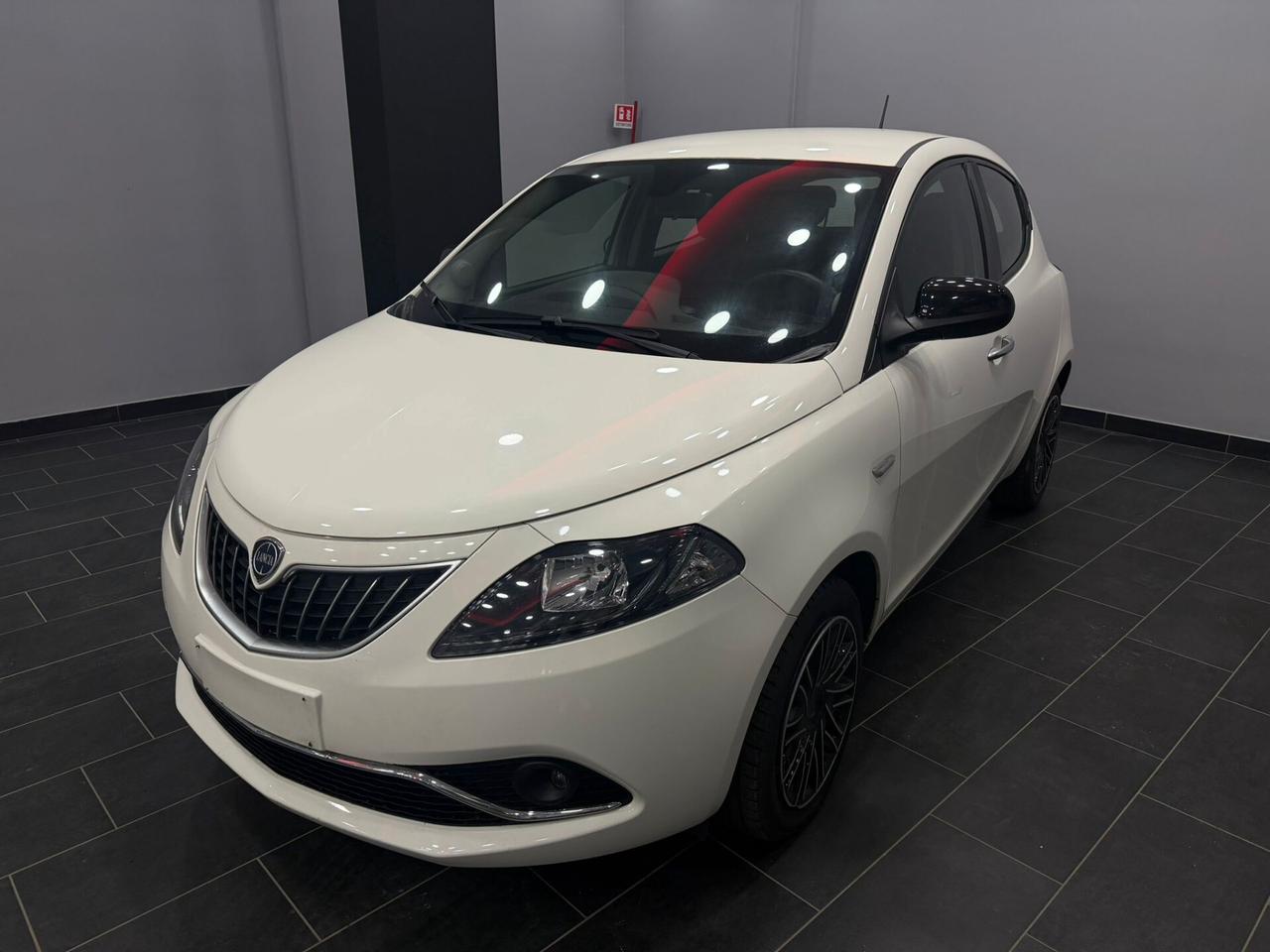 Lancia Ypsilon 1.0 FireFly 5 porte S&S Hybrid Ecochic Gold