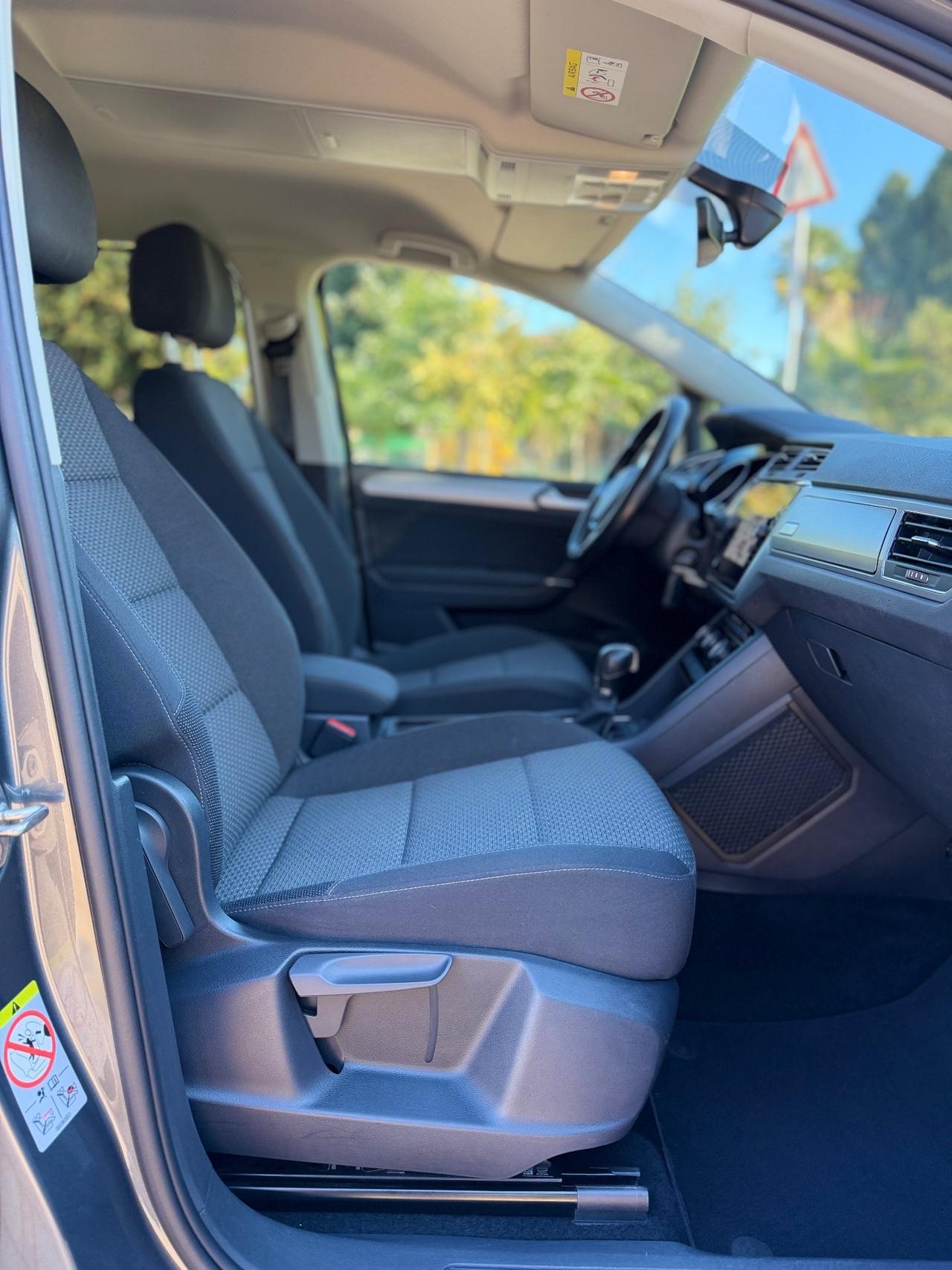 Volkswagen Touran 1.6 TDI 115 CV SCR DSG Executive BlueMotion Tech. Neopatentati