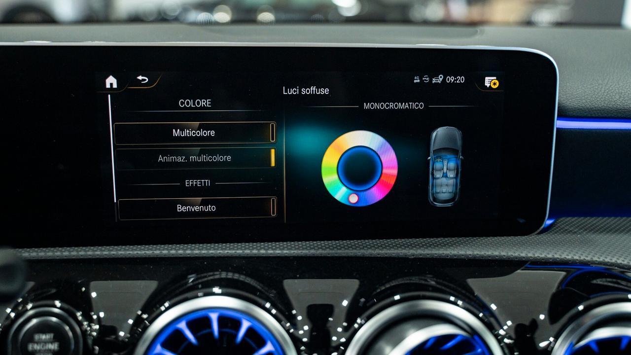 Mercedes-benz A 180 D PREMIUM PLUS AMG TETTO PACK LUCI XENO NAVI PELLE FULL OPTIONAL