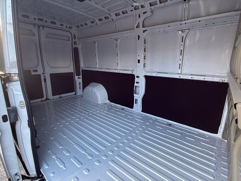 Peugeot Boxer Boxer 335 2.2 BlueHDi 140 S&S PLM-TA Furgone