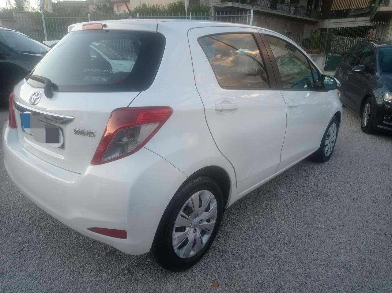 Toyota Yaris 1.0 5 porte Lounge -2012