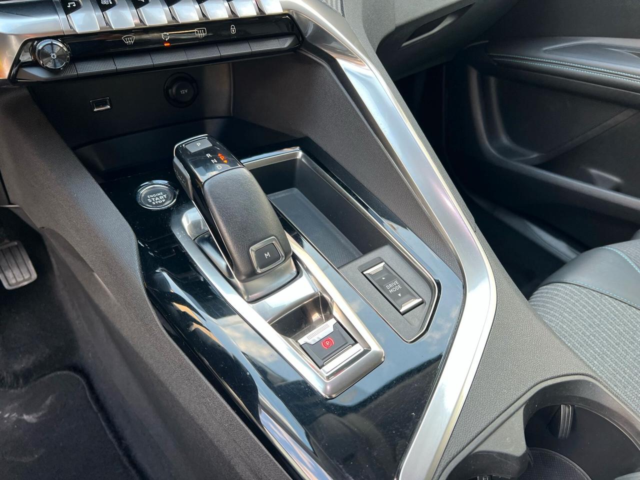 PEUGEOT 3008 1.5 BlueHDi 130CV 12\2020!!! ALLURE!!!