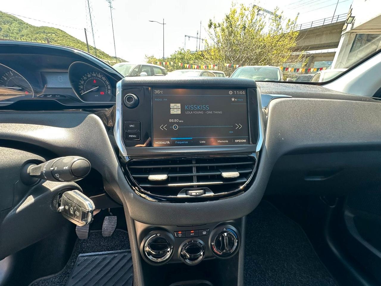 Peugeot 208 PureTech 82 5p. GPL Allure