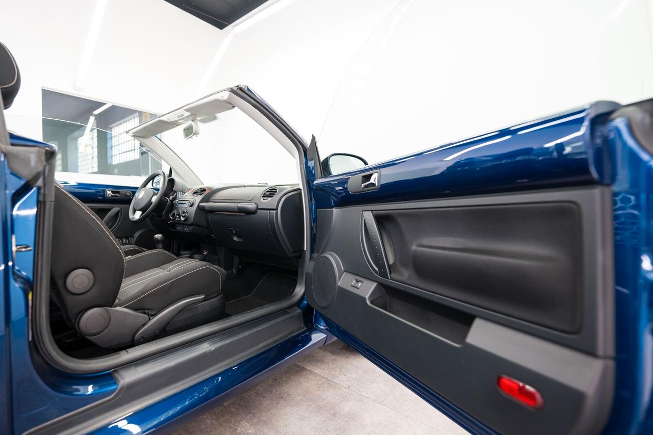 Volkswagen New Beetle 1.6 Cabrio